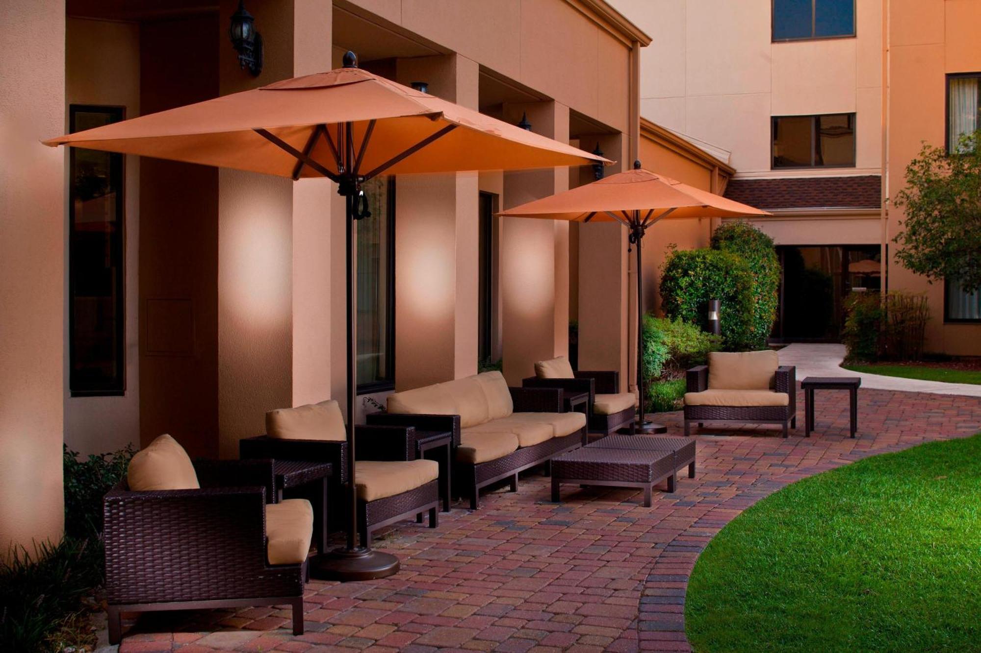 מלון Courtyard By Marriott Baton Rouge Acadian Centre/Lsu Area מראה חיצוני תמונה