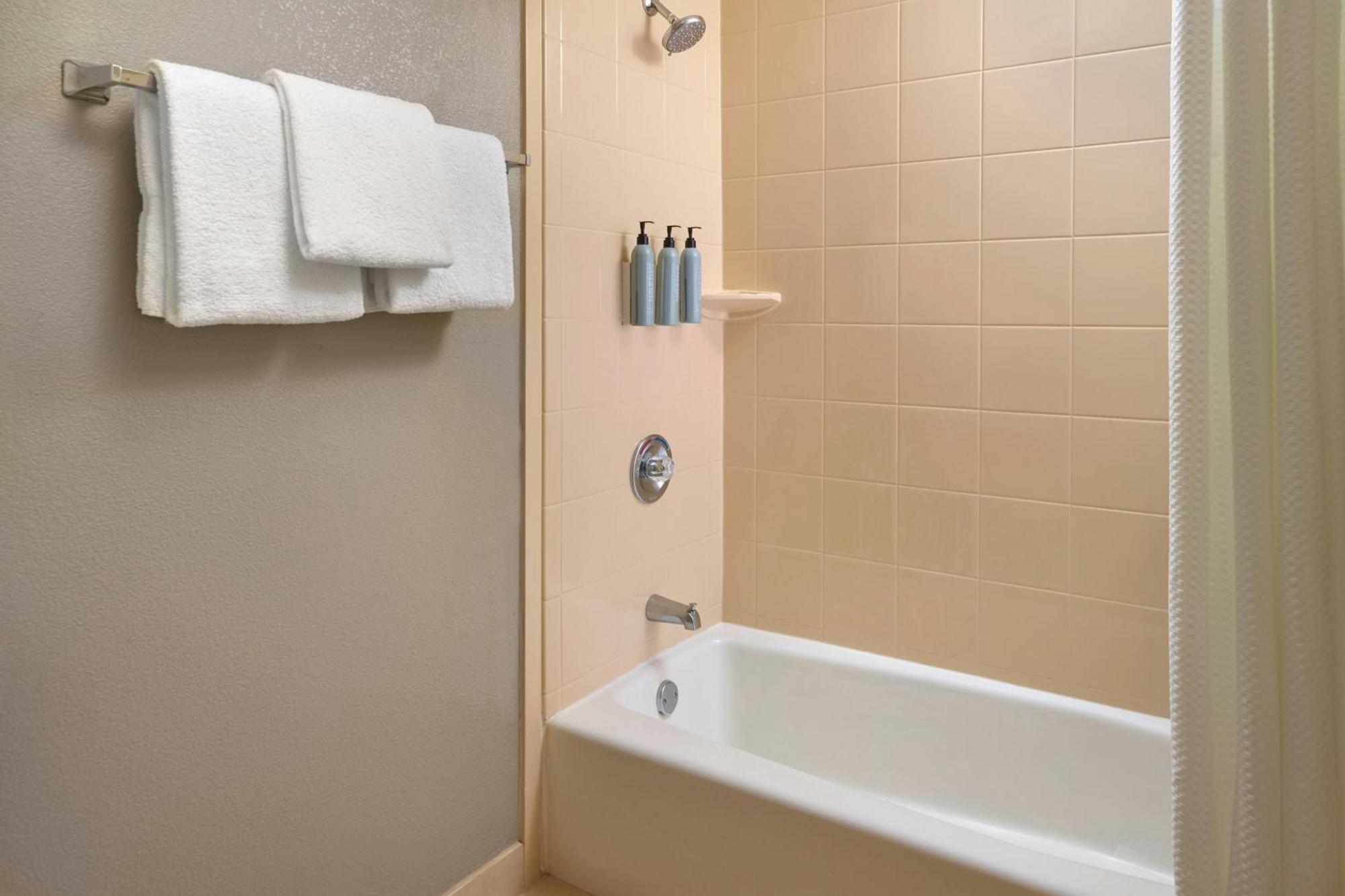 מלון Courtyard By Marriott Baton Rouge Acadian Centre/Lsu Area מראה חיצוני תמונה