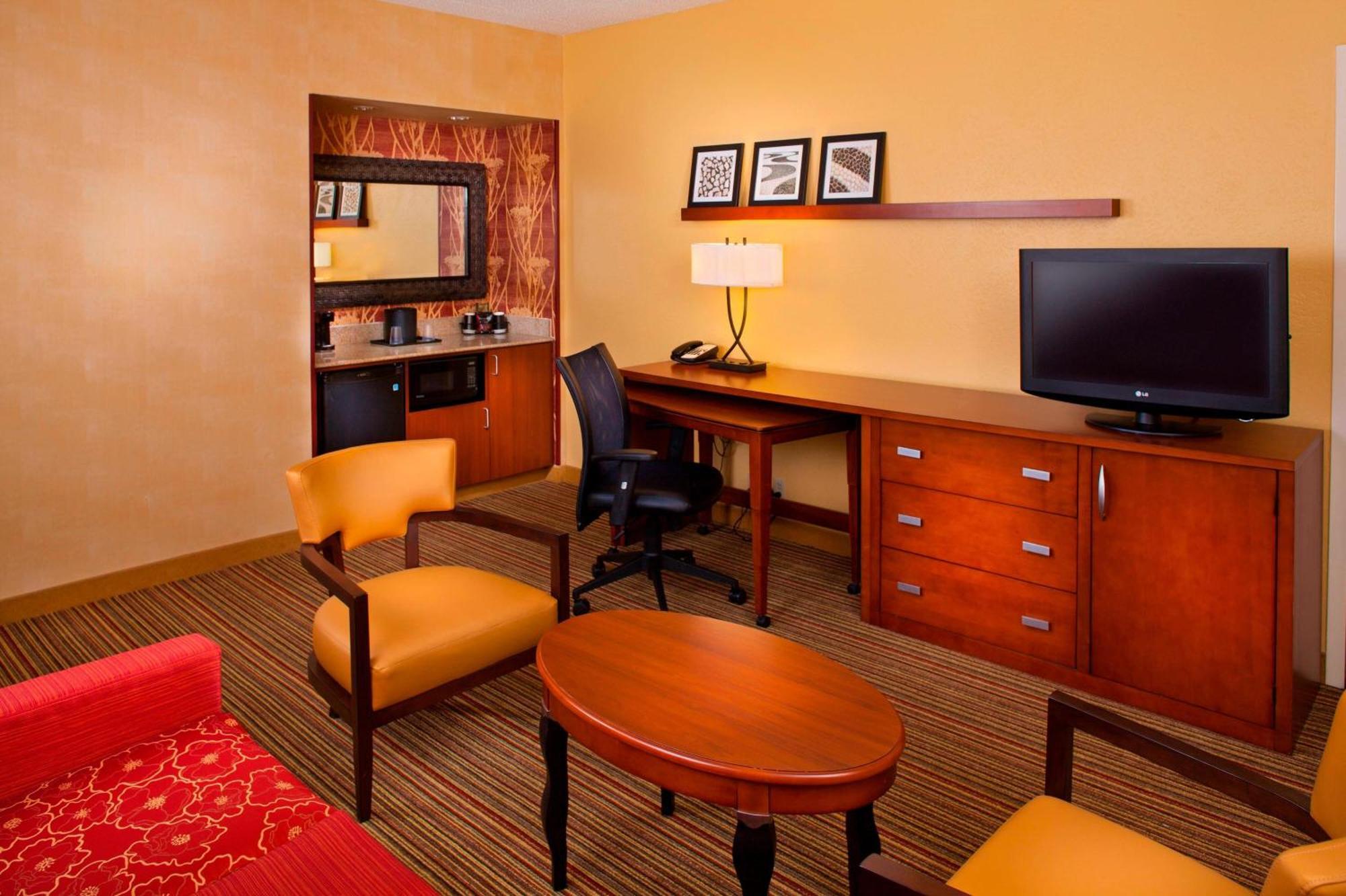 מלון Courtyard By Marriott Baton Rouge Acadian Centre/Lsu Area מראה חיצוני תמונה